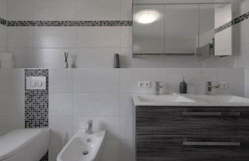 3-Bedroom Apartment with Garden Near US Army Gate 1 - Foto 14