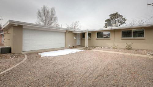 Pitt Paradise Pet Friendly Oasis - An Irvie Home - Photo 5