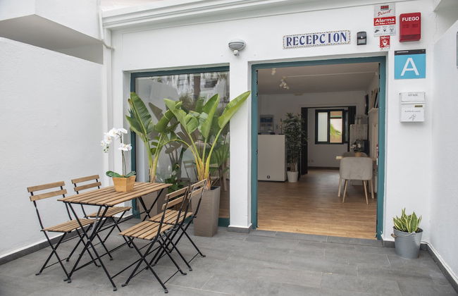 Apartamentos Los Rosales - Photo 2