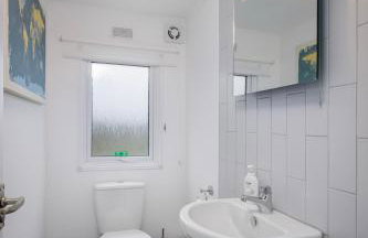 Tranquil Lodge with river views - Foto 17