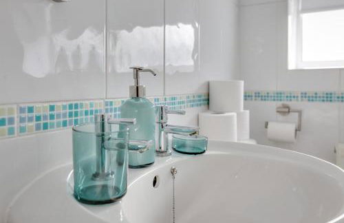 Ann’s Place - 2 Bed House Central Romford - Free Parking & Garden - Foto 24