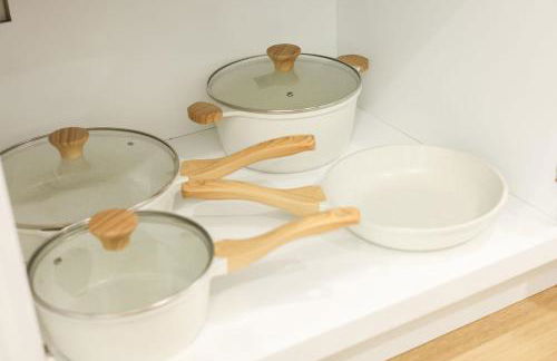 Excellence by Urooms Apartments Near NYC and Newark Airport with Parking - Foto 72