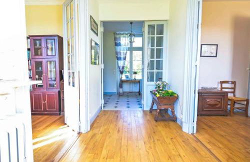 La Breteche-Le château et les dépendances - Photo 6