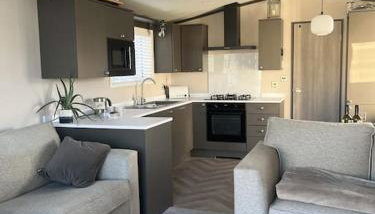 2 Bedroom Villa - Lakeside Holiday Park - Foto 2, stove, pet friendly, minibar