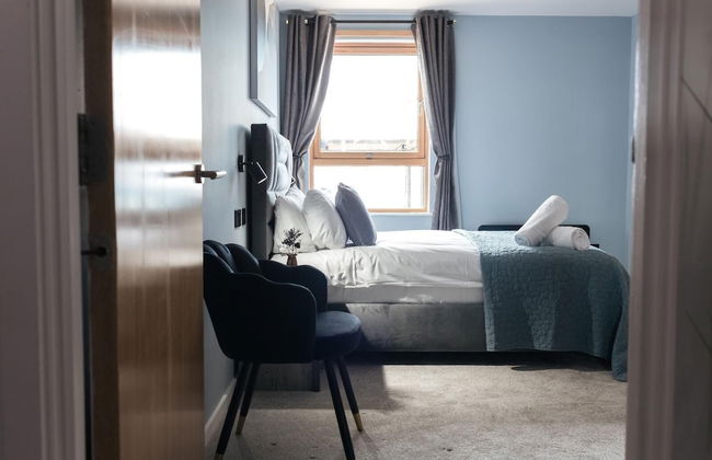 Central Leeds Penthouse - Photo 7