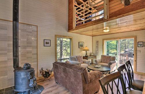 Woodsy Cabin Hideaway with Deck Hike, Fish, Escape - Foto 6