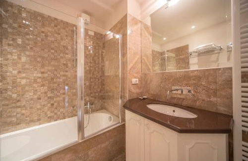 Lady Capulet Apartments - Photo 74