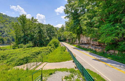 1 Mi to Hatfield-McCoy Trails Apt in Matewan - Photo 21