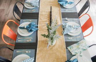 Beautiful Light-filled Farmhouse w swing & slide - Foto 21