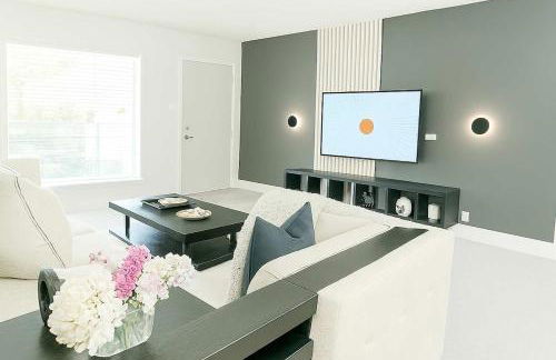 Saltwater Pool 2BR Near Galleria Walkable, Stylish & Central Marquee Uptown - Foto 39