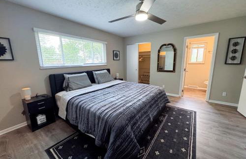 3BR Retreat near BrewDog, games, and lots of space - Foto 22