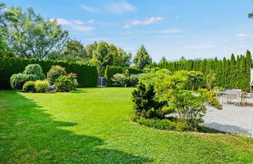 The Villa Toscana, a serene retreat in Center of Friedrichshafen City with lush green lawns, terrace & private garage- Lidl, Bakery walking distance- Bodenseecenter, Sportsbad 3 mins, Lake 7 mins - Foto 16