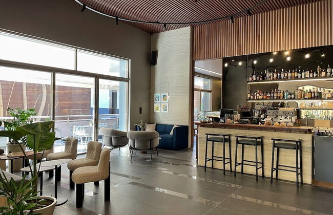 ZUR Studios & Suites - Foto 48