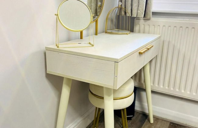 Inviting 3-bed Apartment in London - Foto 32