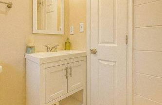 Spacious 4BR with Pool Near DC and Old Town Alexandria - Rutland - Foto 34