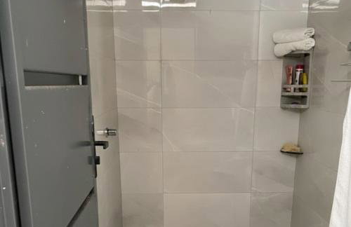 Temporada Moto GP - 18km do autódromo de Goiania- acomoda 5 pessoas - Mirante eventos - Foto 2