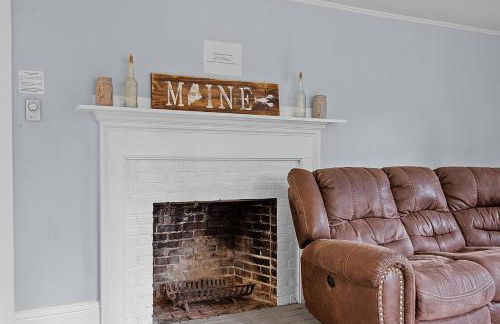 Kennebunk/Kennebunkport Beach House w/Pool! - Photo 37