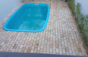 INTEIRO com 3 SUITES E PISCINA - Photo 2