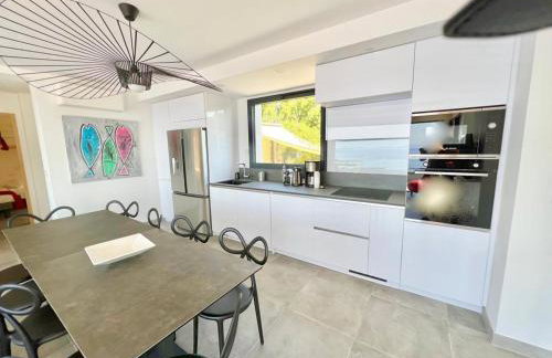 VILLA 650, Vue Mer magnifique, entièrement rénovée avec piscine - Foto 14