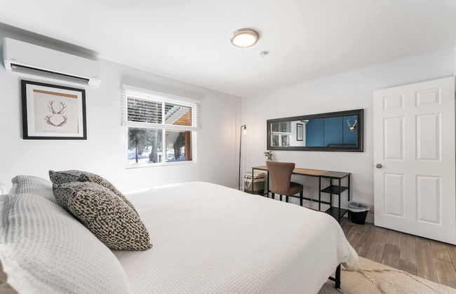 Birchwood by Avantstay Game Room + Lake Access - Photo 3