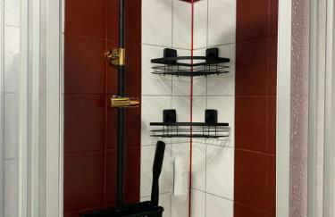 Best-Preis -Gold Suite- mit Netflix, Self-Check-In, eBike Ladestation, Fahrradraum, WLAN, Netflix und Massagesessel - direkt am Elberadweg im Herzen von Wittenberge - Foto 7