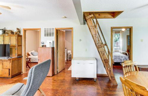 Charming Getaway Rustic Cabin on West Battle Lake - Foto 15