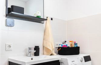 SmartStay Apartment 91 m2, Balkon, Parkplatz, Self Check-in, 2 WCs, Kaffeevollautomat - Foto 23