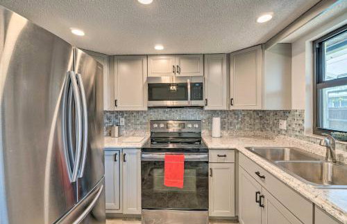 Bright Venice Home with Yard Less Than 4 Miles to Beach! - Photo 13