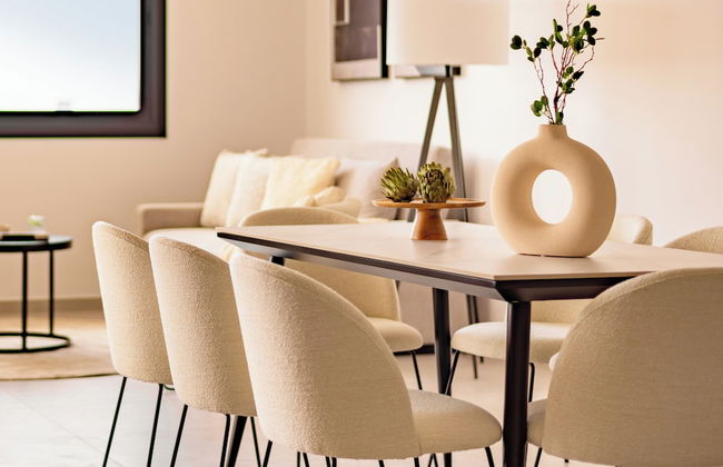 Sanders Eduardovich Limassol - Foto 42