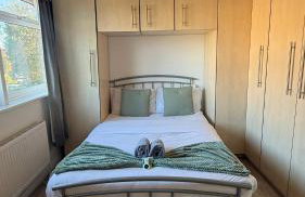 Spacious 3 Bed Apartment In Central Horsham - Photo 24