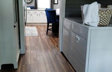 The Bluebird Guesthouse *walk to downtown* - Photo 42