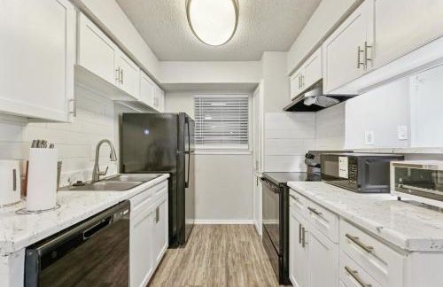 The Landry 188 Spacious and Cozy 2 Bedroom 1bth - Foto 14