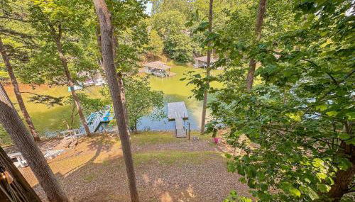 Treetop & Waterfront! Hot Tub, Kayaks, Game Room - Foto 4