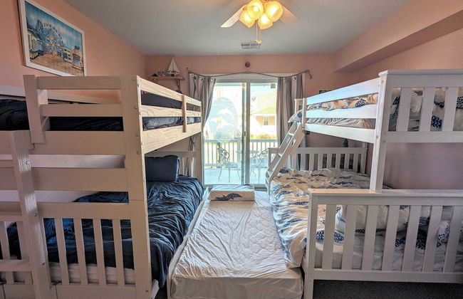 Waves 'n Wooder by Avantstay Swimspa + Game Room, Walk to Beach - Foto 21