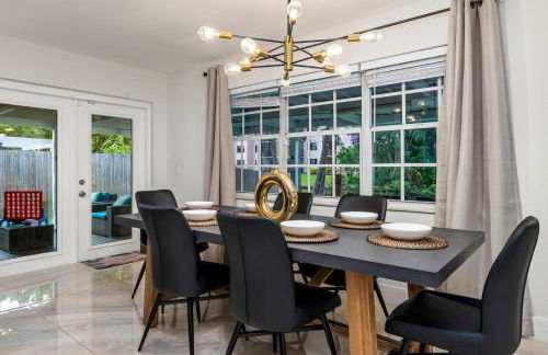 Waterfront Oasis Escape with 7 Seats Hot Tub! - Foto 27