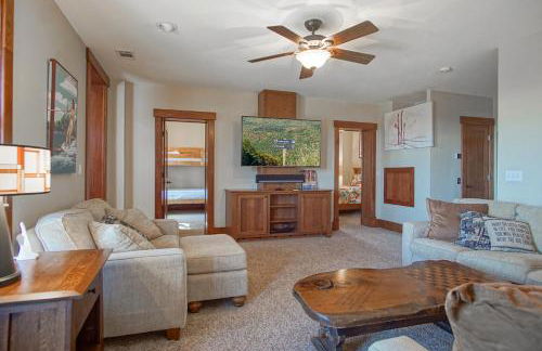 Slope side 8 BR at Sanctuary Majestic Mountain Top Estate 4800 square feet of quality sleeps 16 - Foto 15