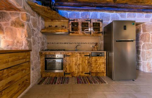 Stonehouse Marina - Estate With A Two Private Pools - Photo 9