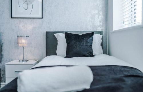 Lovely three bed home Manchester - Foto 55