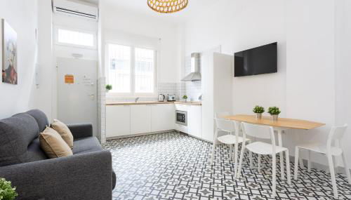 Holidays2Malaga Picasuss Loft New Built Close Huelin Beach and Promenade - Foto 3