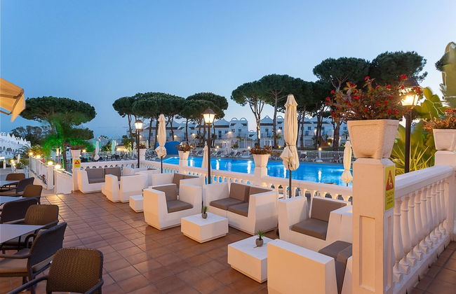 Marbella Resort 2 Pool Whirlpool Sauna - Photo 20