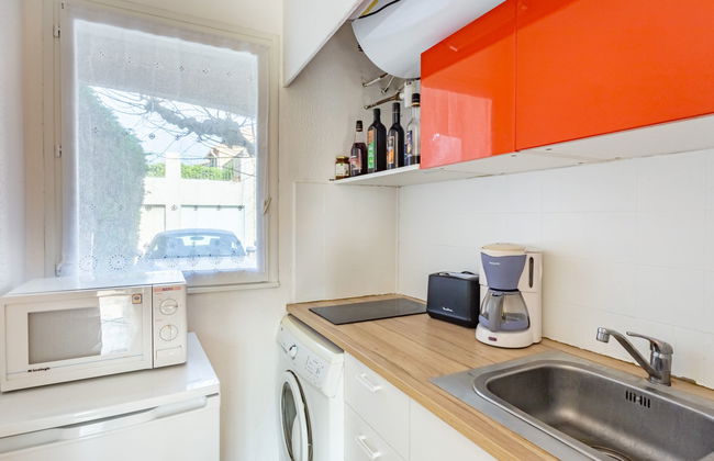 Apartment in Carqueiranne with garden and terrace - Photo 4