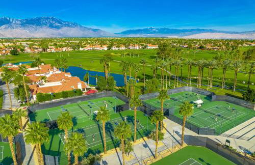 Desert Escape - Renovated, Steps from Pool - Foto 25