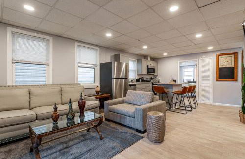 Updated 3BR 2BA Apartment Near NYC Airport - Foto 4