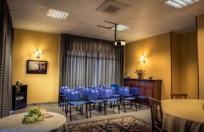 Greta Rooms Hotel - Photo 40