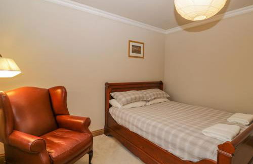 Little Foxes - Photo 19