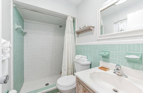 Riverside Retreat: Deck Bar, FirePit, Boat Parking - Foto 6