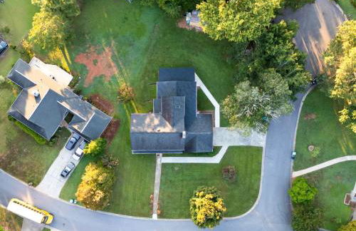 Lilburn Gateway with Game Loft, Fire Pit, Stone Mountain - Foto 5