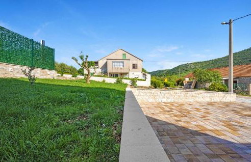 Gorgeous Home In Danilo With Wifi - Photo 17