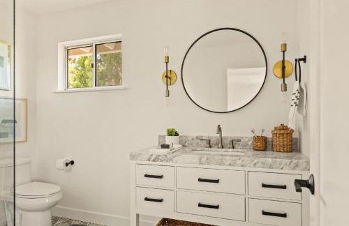 The Lilypad - 2 Master Bedrooms & Game Room - Foto 55