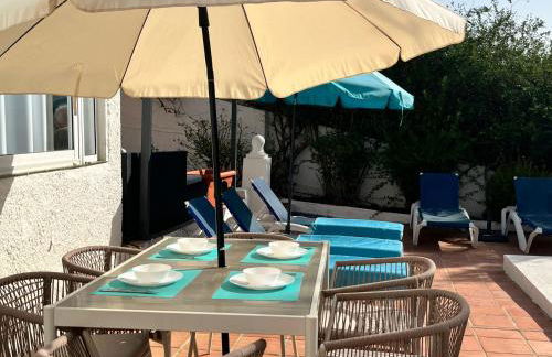 Villa with Free Heated Pool - Pass the Keys - Photo 25